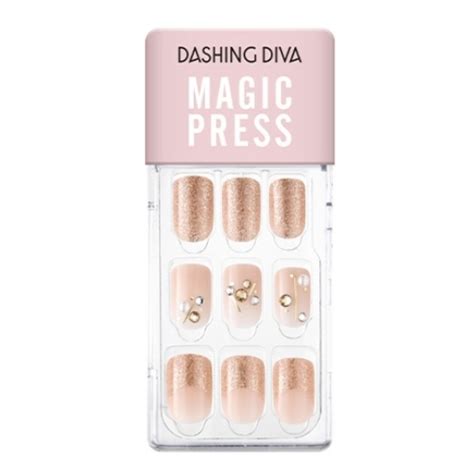 Effortless Beauty: Dashinf Diva Nails Magic Press for Busy Women